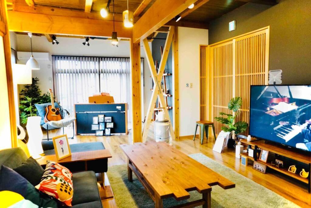 Villa 48坪！道後温泉付近駐車場有り清潔さと設備の充実さが高評価 大切な家族仲間と広々とくつろげます Matsuyama  Exterior foto
