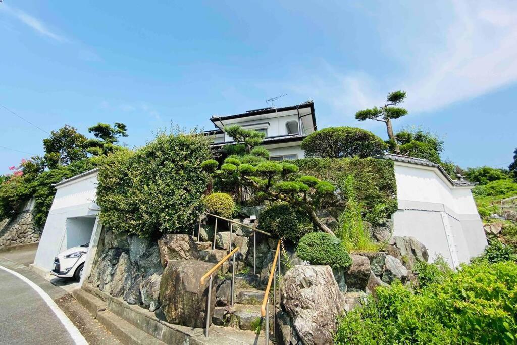 Villa 48坪！道後温泉付近駐車場有り清潔さと設備の充実さが高評価 大切な家族仲間と広々とくつろげます Matsuyama  Exterior foto